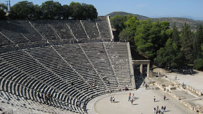 Teatro de Epidauro - Foto Pixabay - BLOG LUGARES DE MEMÓRIA