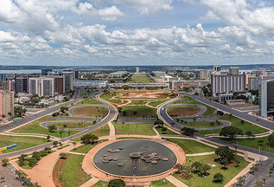 Vista aérea de Brasília - Foto de Webysther em Wikimedia - BLOG LUGARES DE MEMÓRIA