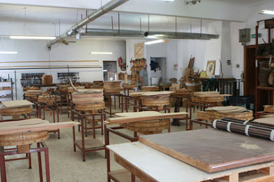 Oficina de luthieria de Valeriano Bernal em Algodonales - Foto do site Valeriano Bernal divulgação - BLOG LUGARES DE MEMÓRIA