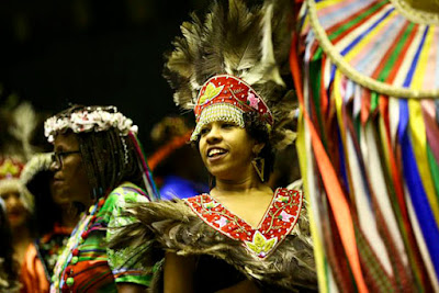 Menina dança o Boi Bumbá - Foto de Marcelo Camargo em Agência Brasil - BLOG LUGARES DE MEMÓRIA