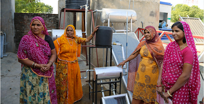 Mulheres que utilizam energia solar - Foto site do Barefoot College - BOG LUGARES DE MEMÓRIA