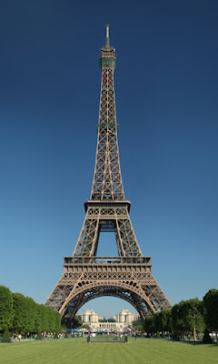 Torre Eiffel - Foto de Benh LIEU SONG em Wikimedia - BLOG LUGARES DE MEMÓRIA