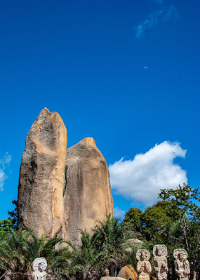 Pedra do Reini- Foto de Manuel Dantas Villar - BLOG LUGARES DE MEMÓRIA