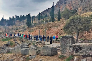 Grupo visita Oráculo de Delfos - BLOG LUGARES DE MEMÓRIA