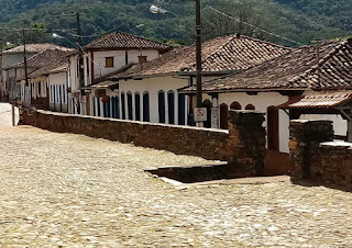 Rua com calçamento de pedra - Foto Paulo Vianna Clementino Filho - - BLOG LUGARES DE MEMÓRIA