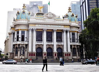 Fachada do Theatro Municipal do Rio de Janeiro - Foto 一井 潤一- em Wikimedia - BLOG LUGARES DE MEMÓRIA