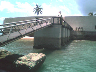 Ponte de entrada do forte - Foto Luan em Wikimedia - BLOG LUGARES DE MEMÓRIA