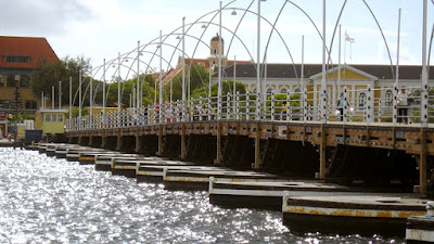 Ponte móvel e flutuante Queen Ema - por Pixabay - BLOG LUGARES DE MEMÓRIA